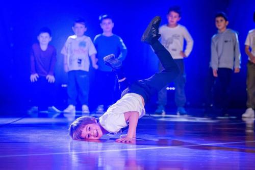 IMGCanon EOS R614December1716-79