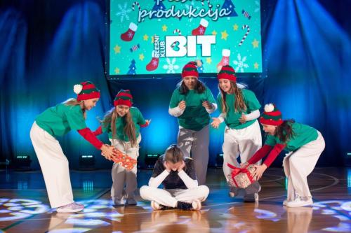 IMGCanon EOS R614December1754-42