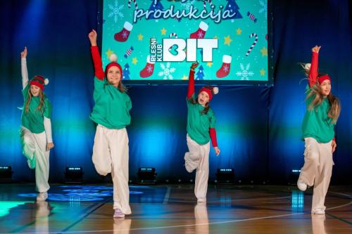 IMGCanon EOS R614December1756-21