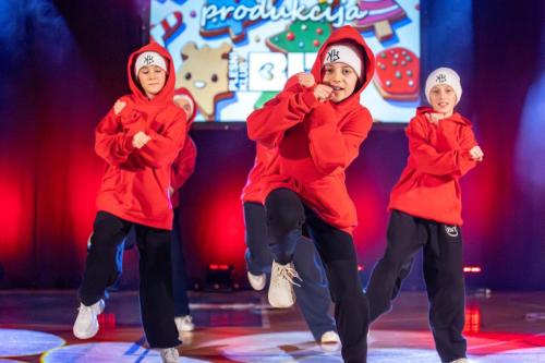 IMGCanon EOS R614December1822-5