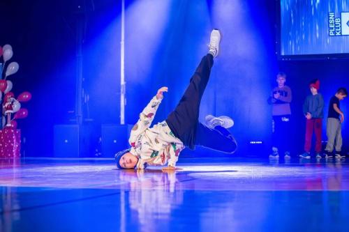 IMGCanon EOS R614December2016-40